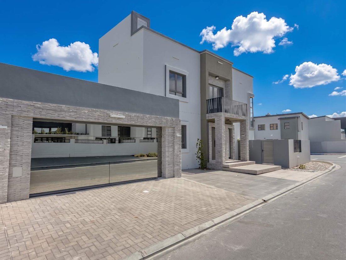 House in West Beach, Blaauwberg, Cape Town 3 - 18993277