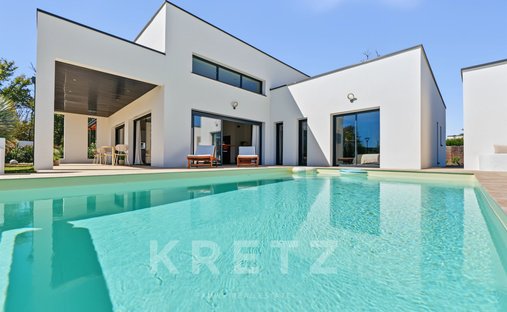 House in Bas-Pays, Montauban, France 1