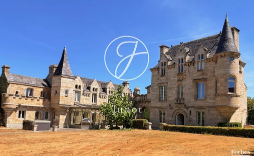 Castle in Ouest, Pluvigner, France 1