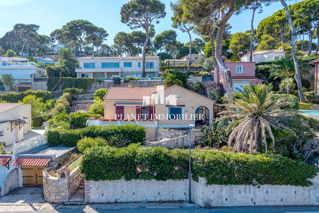Villa in Antibes, Provence-Alpes-Côte d'Azur, France 2 - 18996292