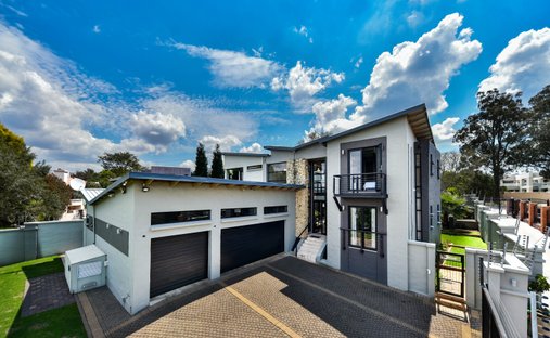 Country House in Monument Park, Gauteng, South Africa 1