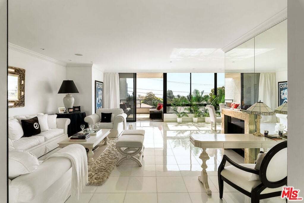 Condo in Los Angeles, California, United States 1 - 18998425