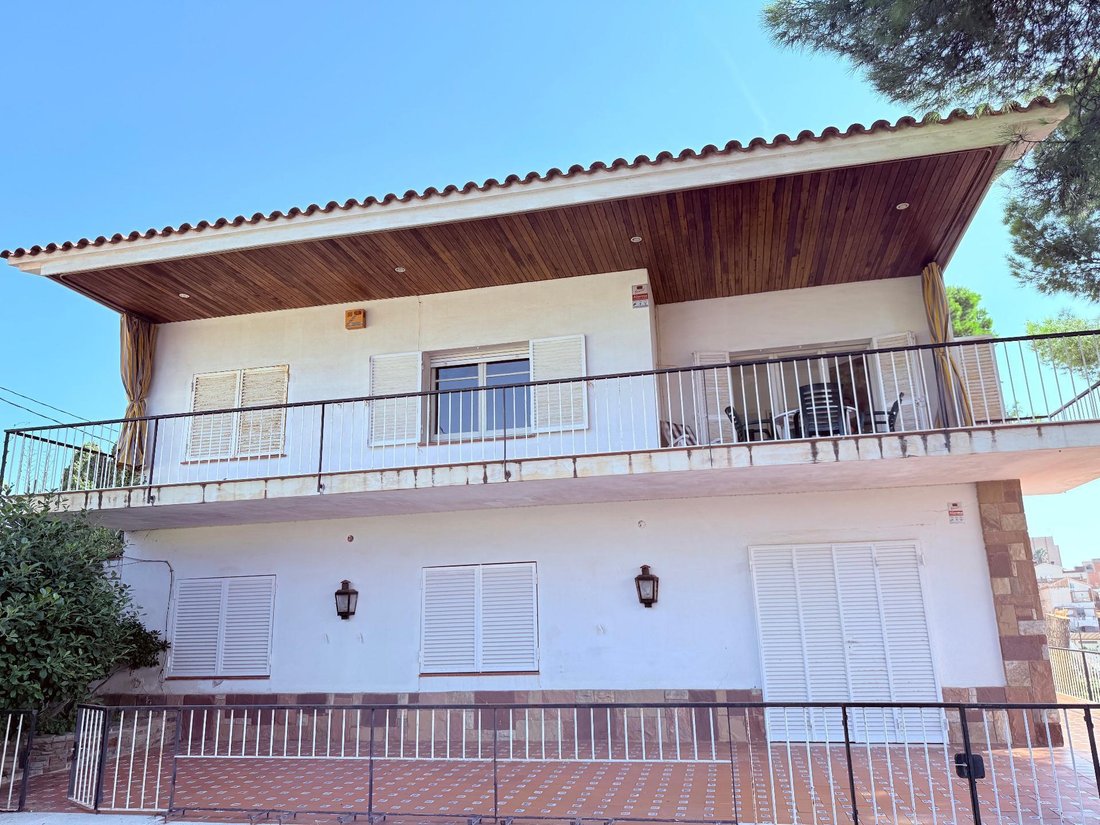 House in el Masnou, Catalonia, Spain 4 - 18998839