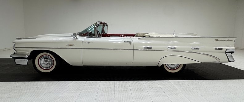 Cabriolet in Morgantown, United States 4 - 18998744