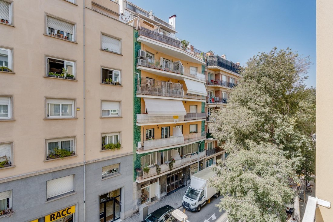 Apartment in Sarrià-Sant Gervasi, Barcelona, Spain 2 - 18998896