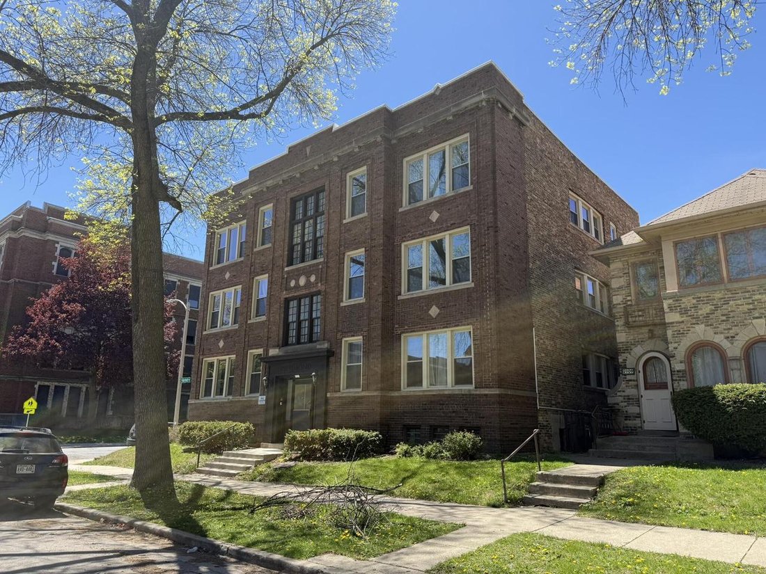 Milwaukee, Wisconsin, United States 5 - 18998243