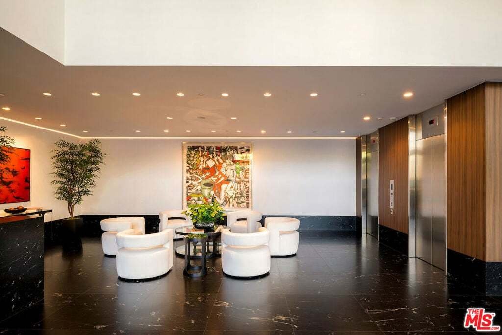 Condo in Los Angeles, California, United States 3 - 18998425