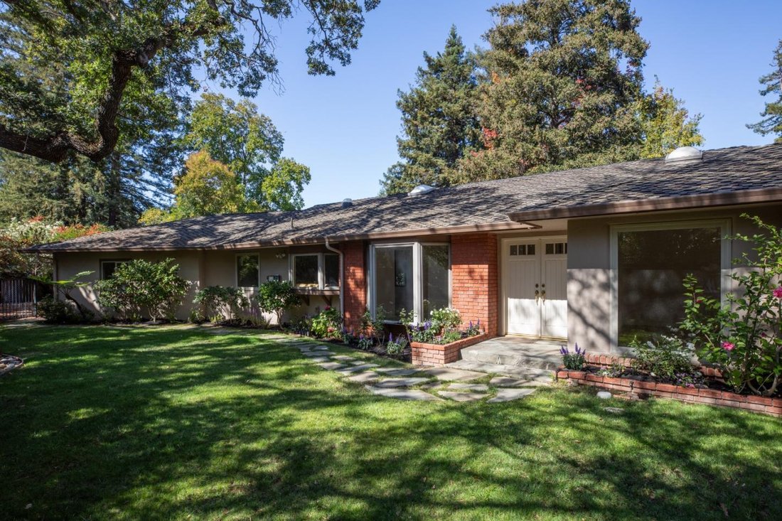 House in Los Altos Hills, California, United States 1 - 18998413