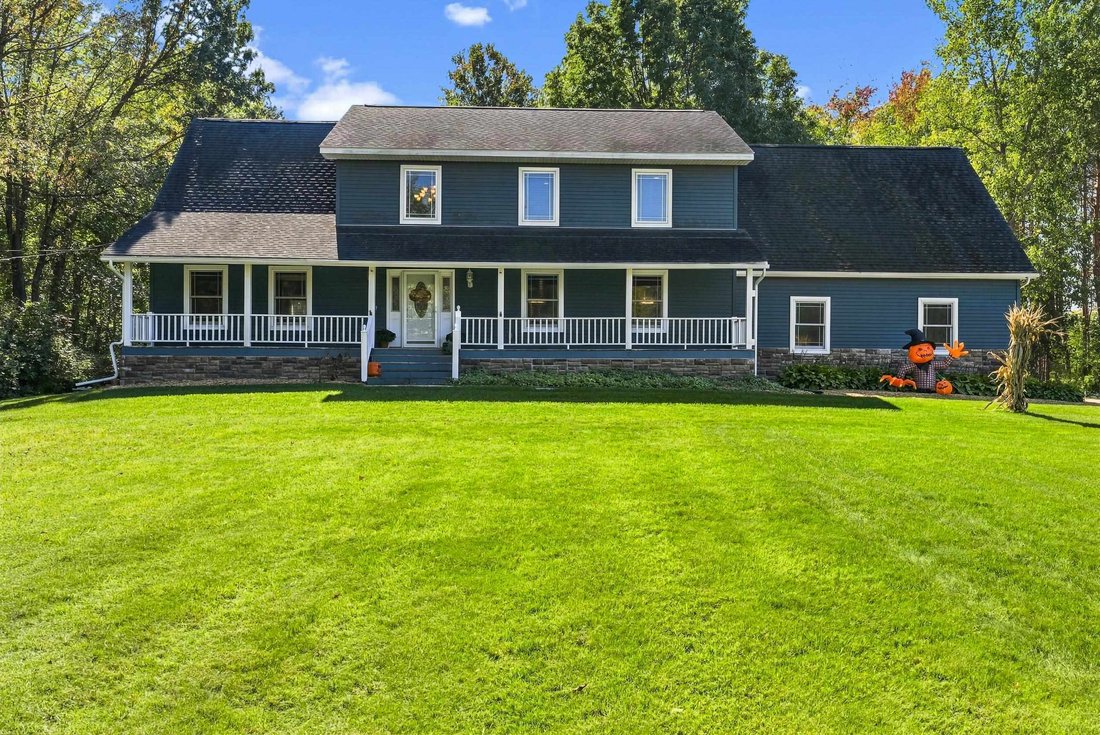 House in Vienna Township, Michigan, United States 1 - 18998549