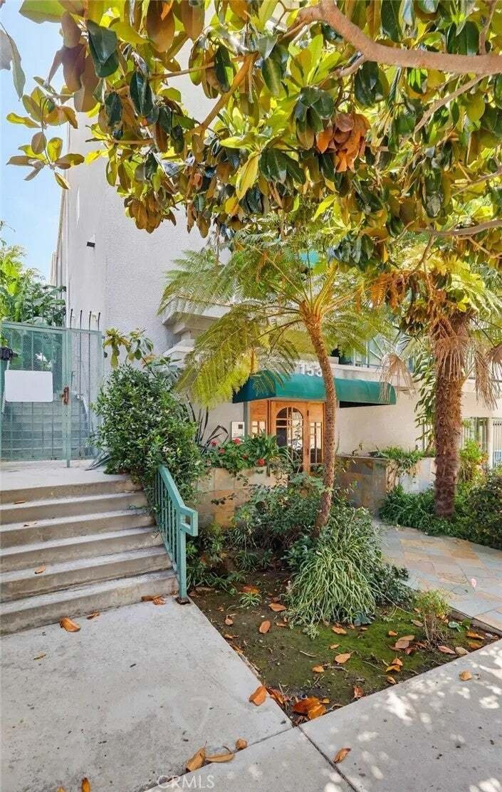 Condo in Los Angeles, California, United States 3 - 18219488