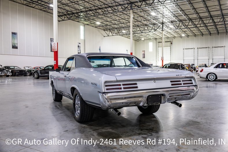 Coupe in Plainfield, United States 5 - 18998756