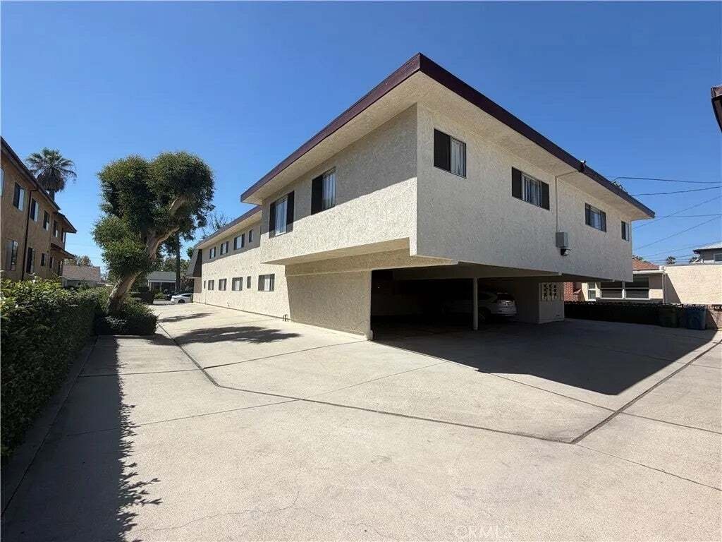 Alhambra, California, United States 4 - 18998376