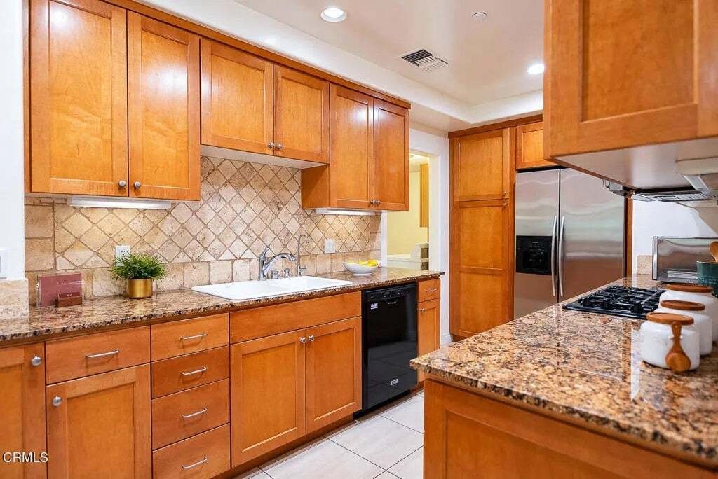 Condo in Altadena, California, United States 4 - 18998357