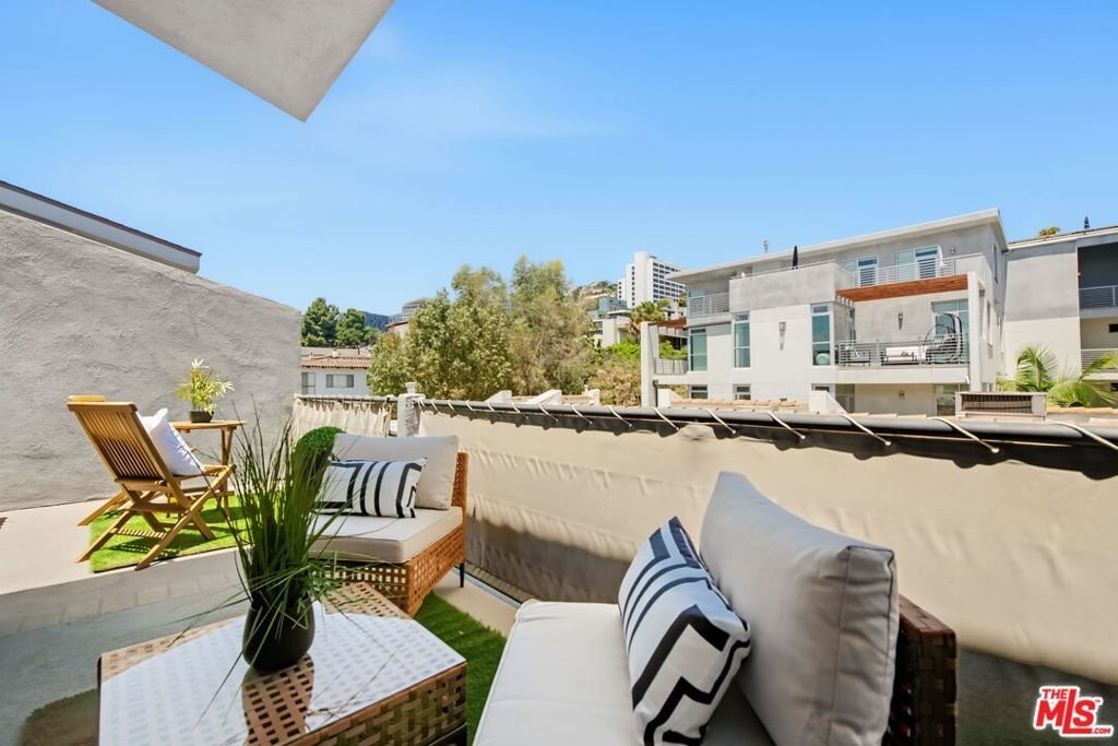 Condo in Los Angeles, California, United States 3 - 18998429