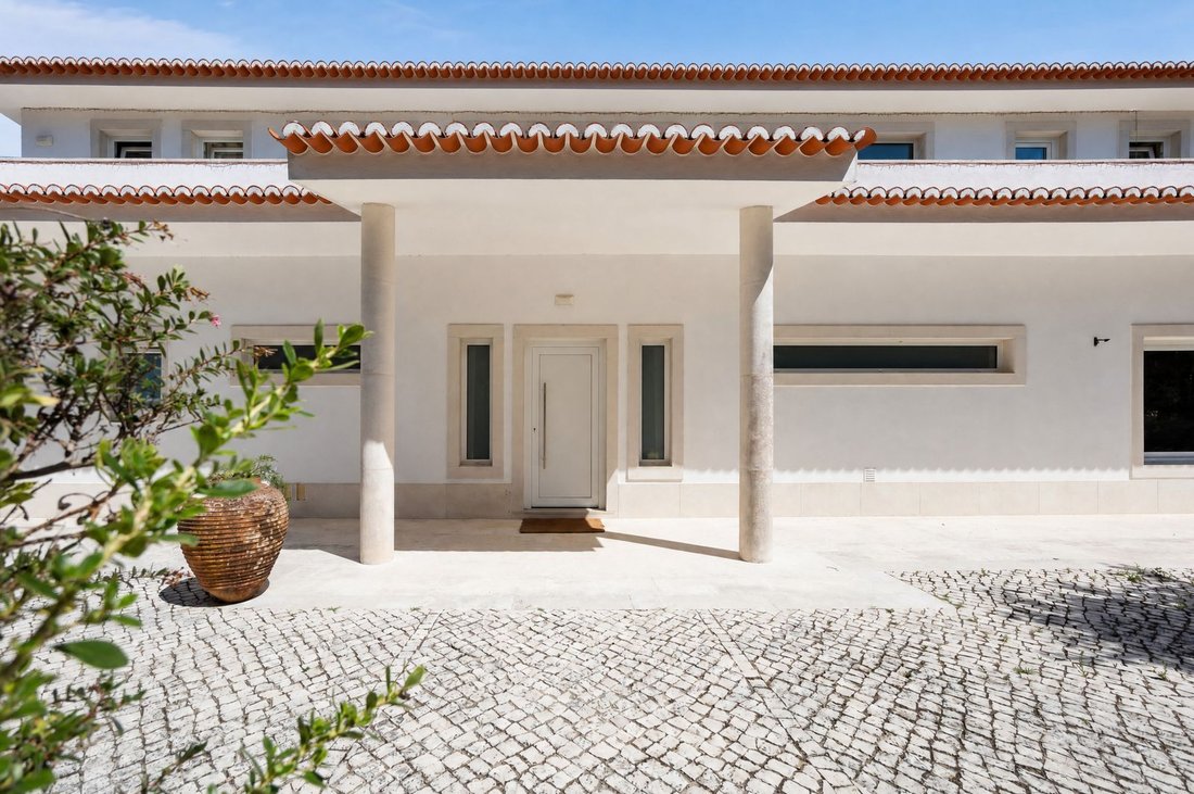 Villa in Belas, Lisbon, Portugal 2 - 18999586