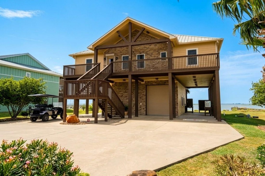 House in Seadrift, Texas, United States 1 - 18998672