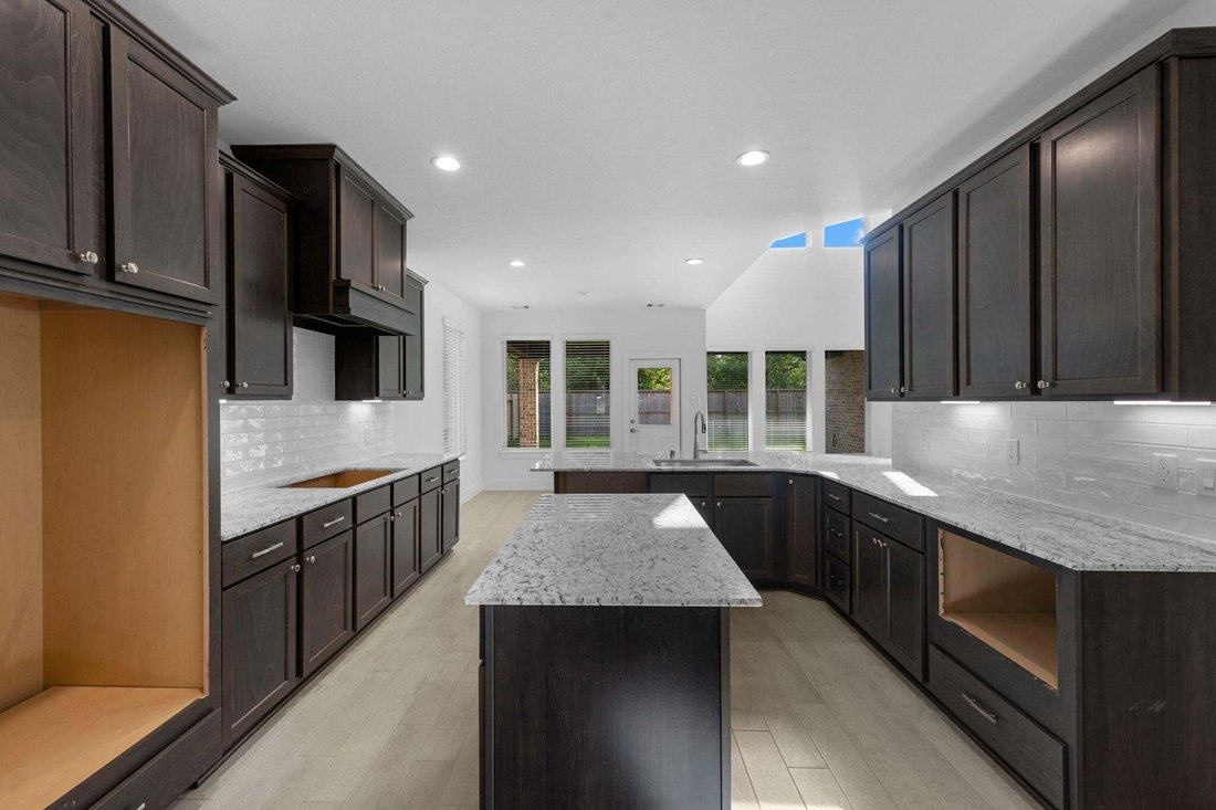 House in Conroe, Texas, United States 4 - 18998689