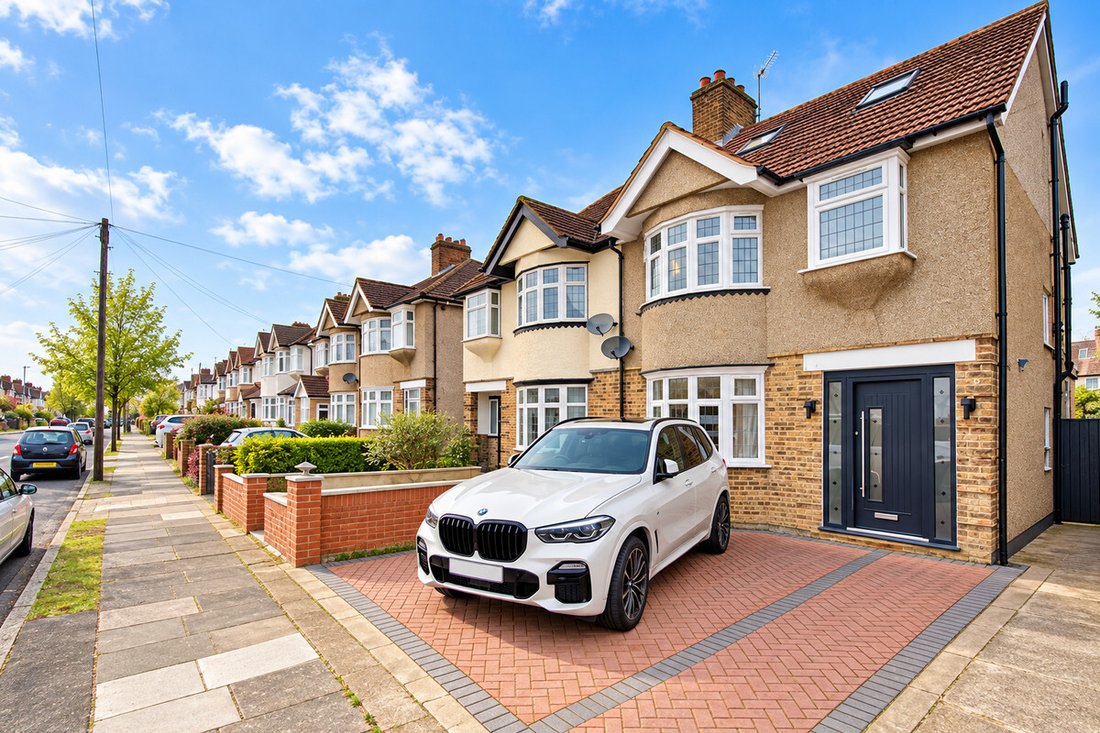 House in Hounslow, England 1 - 13957119
