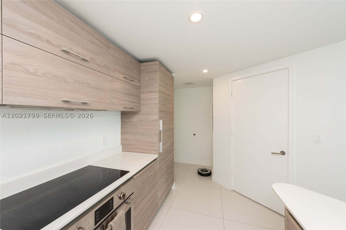 Condo in Miami, Florida, United States 4 - 17979447