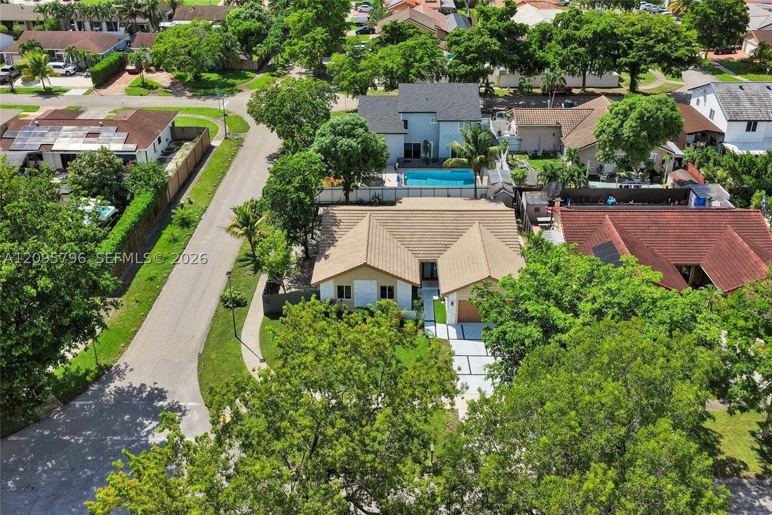 House in Hialeah, Florida, United States 2 - 18998598