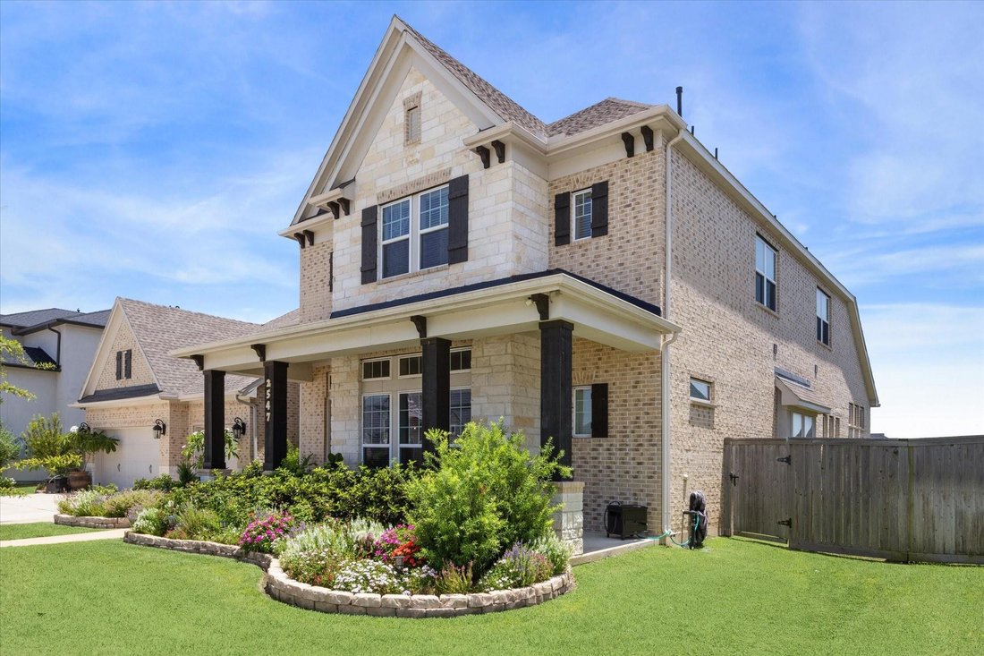 House in Friendswood, Texas, United States 2 - 18998712