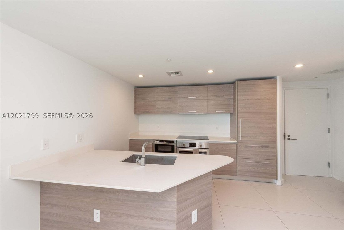 Condo in Miami, Florida, United States 3 - 17979447