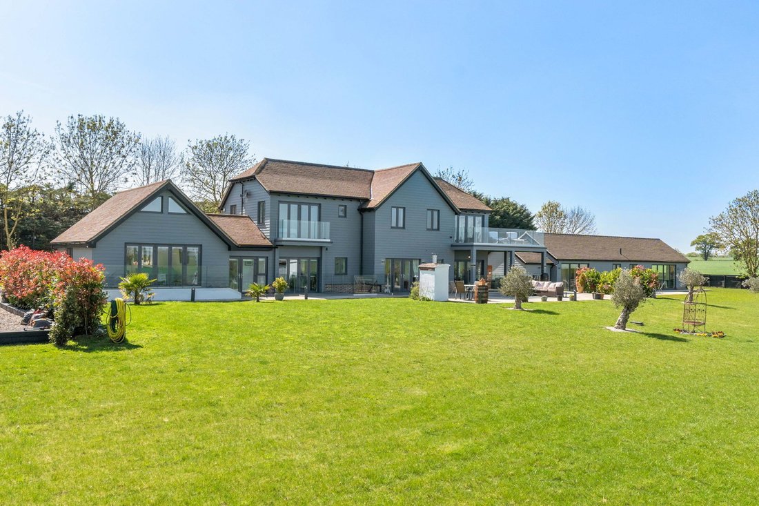 House in Beauchamp Roding, Abridge, England 4 - 15575941