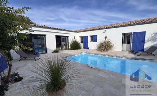 House in Clavette, Nouvelle-Aquitaine, France 1