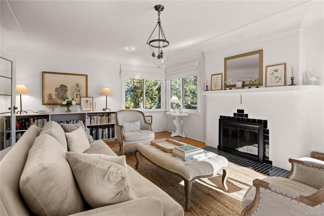 House in Saanich, British Columbia, Canada 5 - 18998925