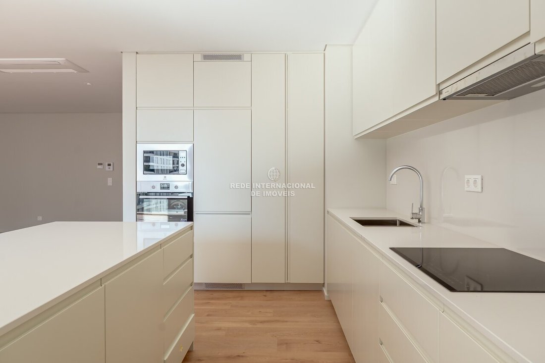 Apartment in Alges, Lisbon, Portugal 3 - 18999067