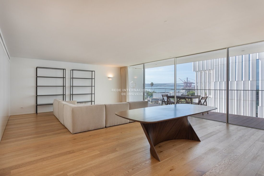 Apartment in Misericordia, Lisbon, Portugal 2 - 18999048