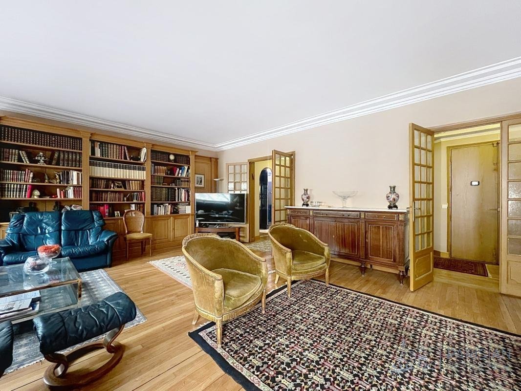 Apartment in Seine et Berges, Paris 1er Arrondissement, Paris 5 - 18999033