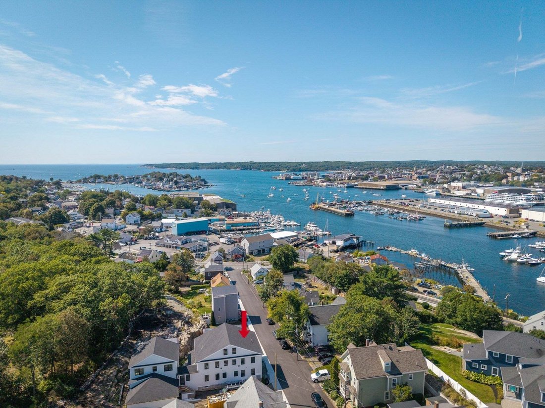 Condo in Gloucester, Massachusetts, United States 1 - 18998965