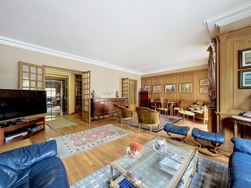 Apartment in Seine et Berges, Paris 1er Arrondissement, Paris 3 - 18999033
