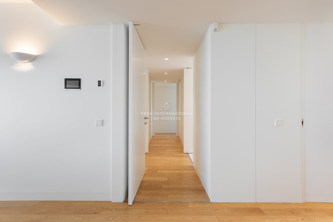 Apartment in Misericordia, Lisbon, Portugal 2 - 18999048