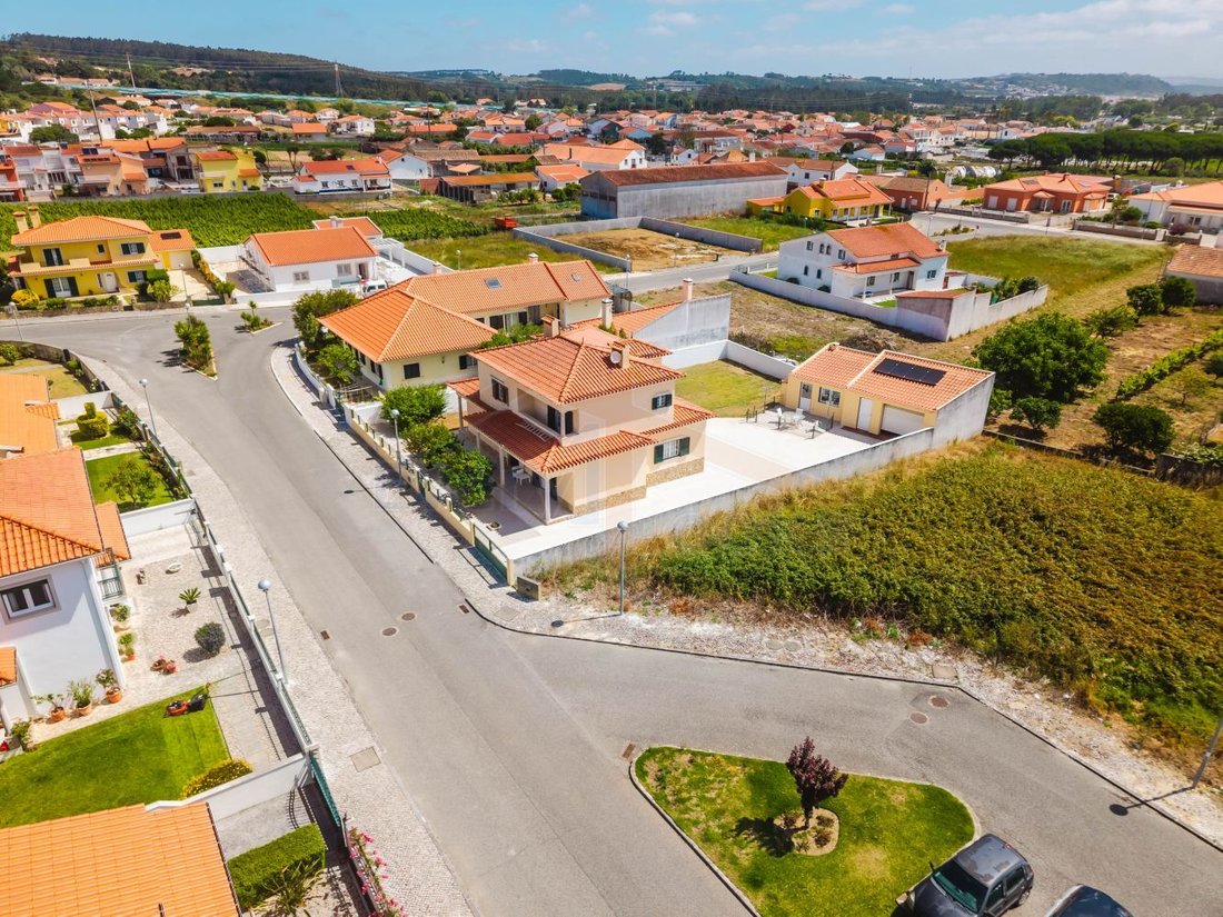 House in Olho Marinho, Leiria District, Portugal 2 - 18998852