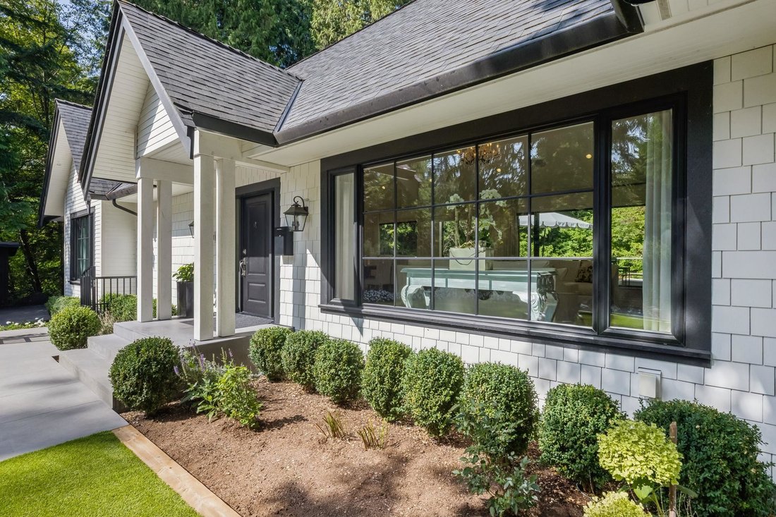 House in West Vancouver, British Columbia, Canada 3 - 18998955