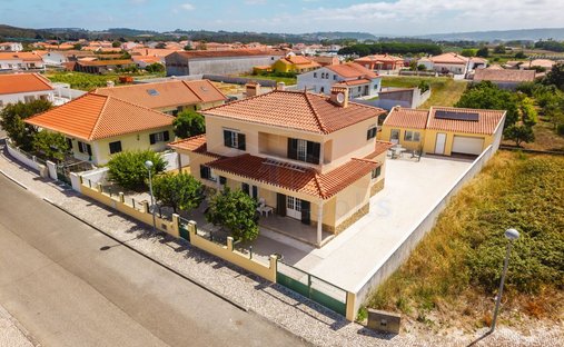 House in Olho Marinho, Leiria District, Portugal 1