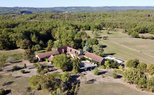 House in Thenon, Nouvelle-Aquitaine, France 1