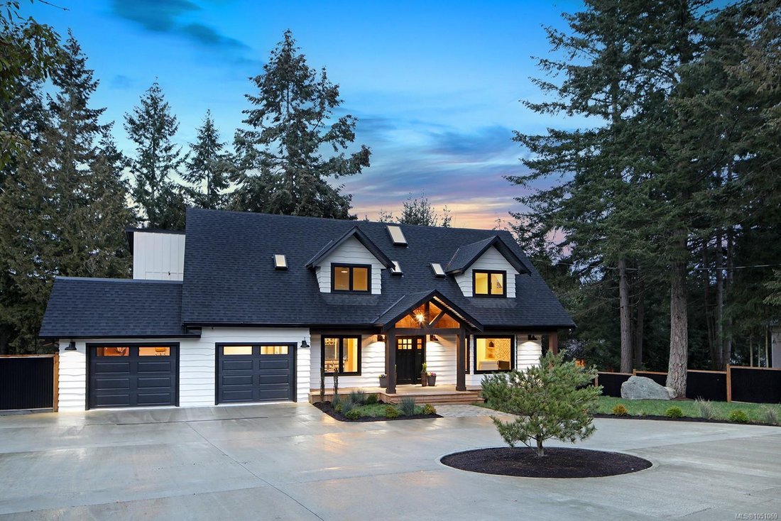 House in Qualicum Beach, British Columbia, Canada 1 - 18998979