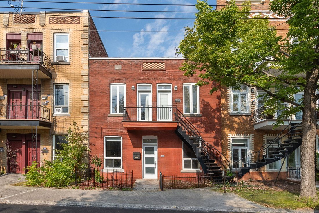 House in Montréal, Quebec, Canada 1 - 18999001