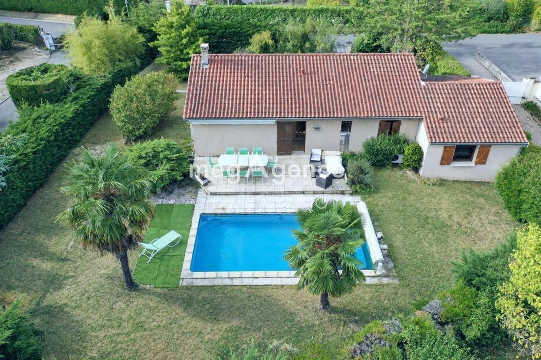 Villa in La Tour-de-Salvagny, Auvergne-Rhône-Alpes, France 5 - 18999029