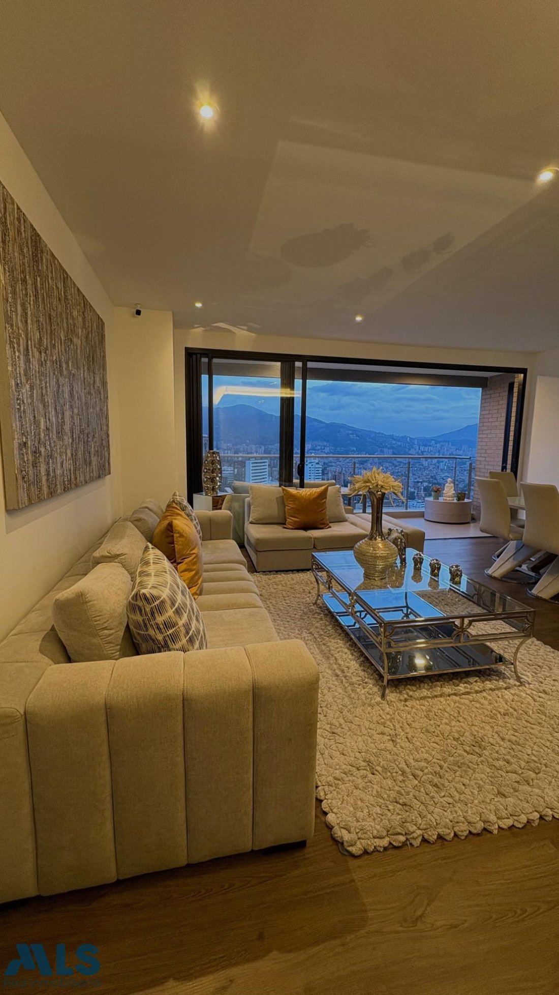 Apartment in Medellín, Antioquia, Colombia 3 - 18998810