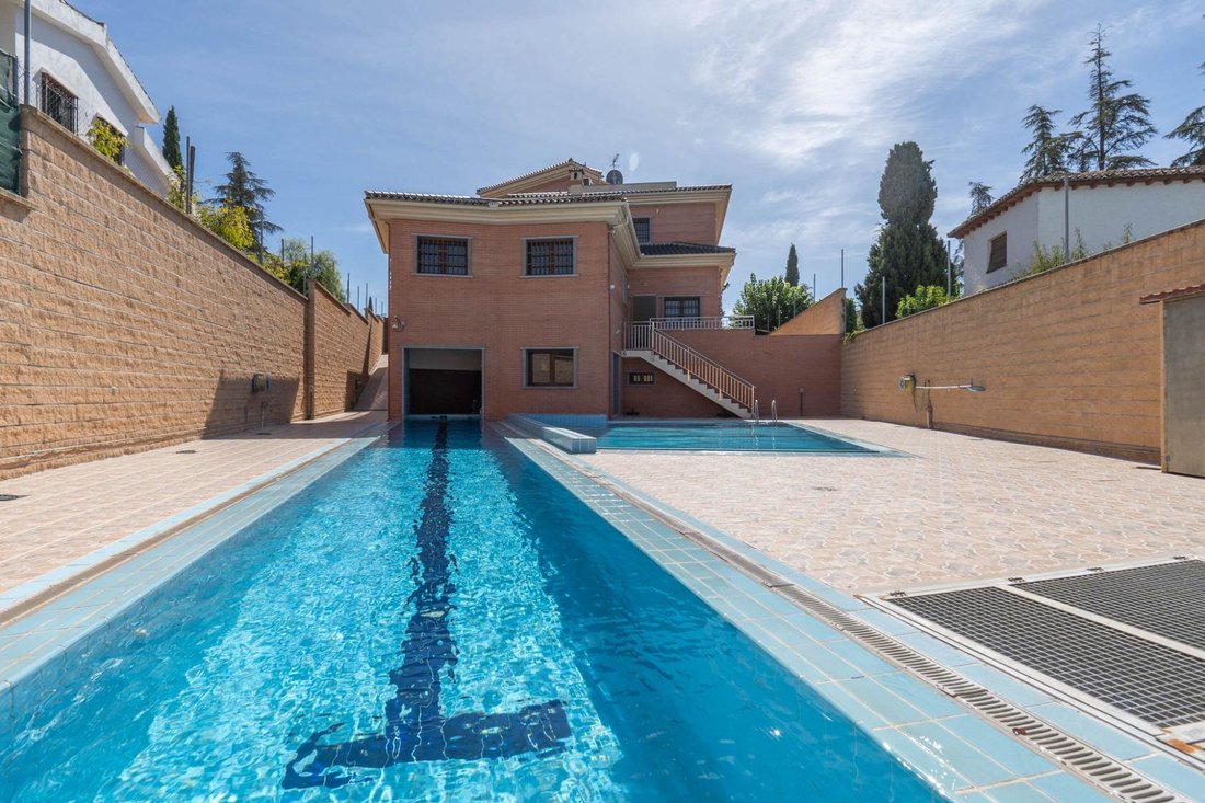Villa in Albolote, Andalusia, Spain 1 - 18998866