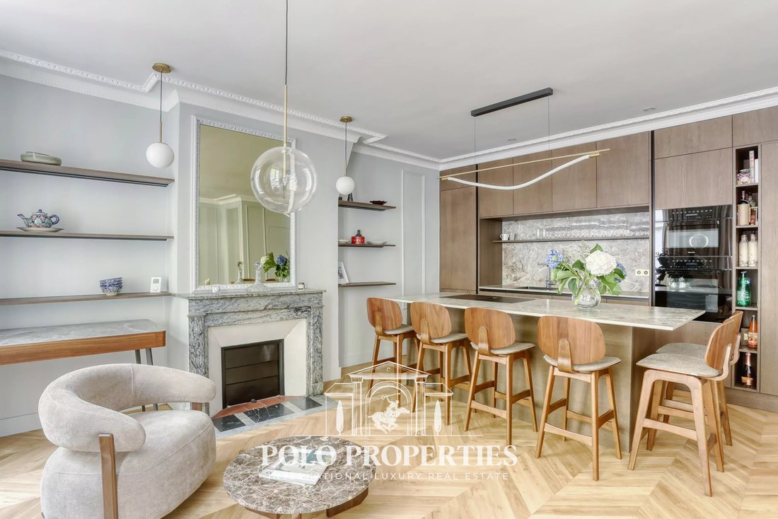 Apartment in Saint Philippe du Roule, Paris 8e Arrondissement, Paris 1 - 18998934