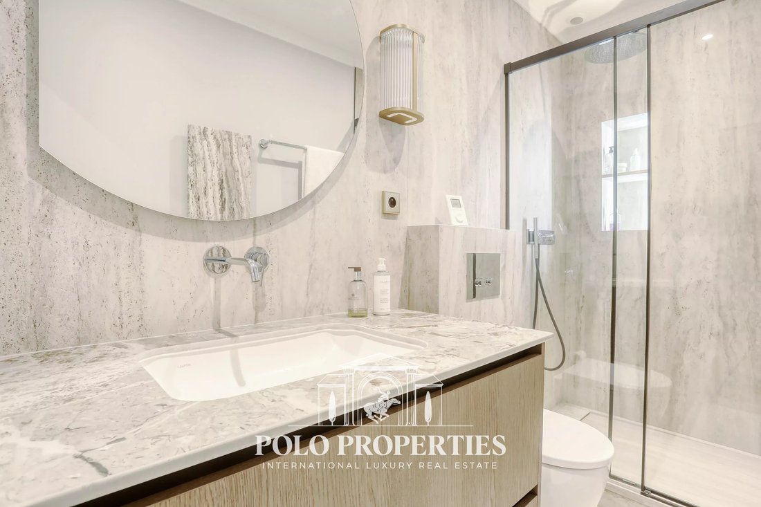 Apartment in Saint Philippe du Roule, Paris 8e Arrondissement, Paris 5 - 18998934