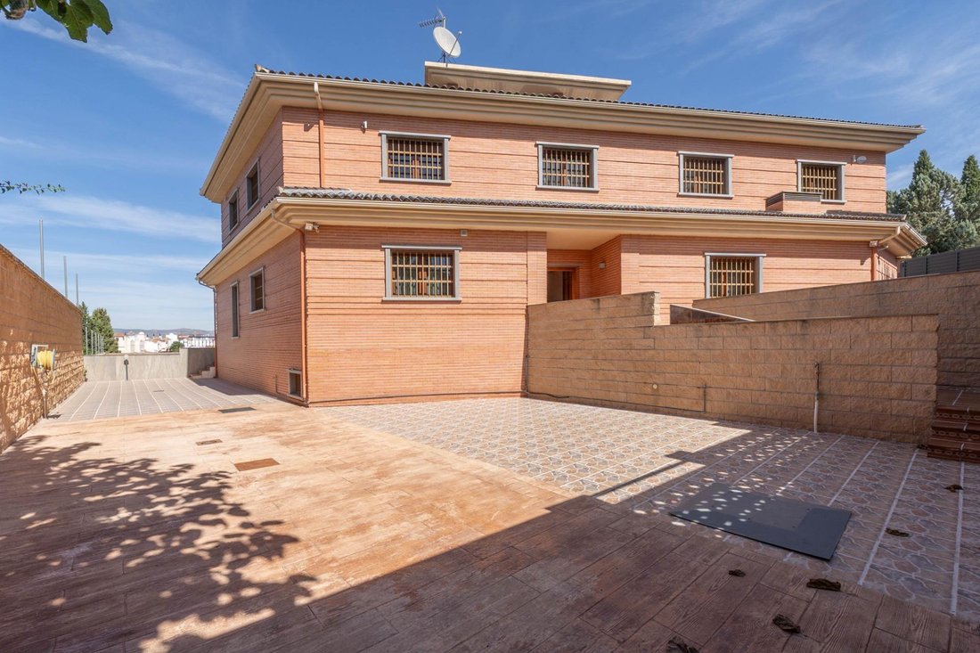 Villa in Albolote, Andalusia, Spain 4 - 18998866