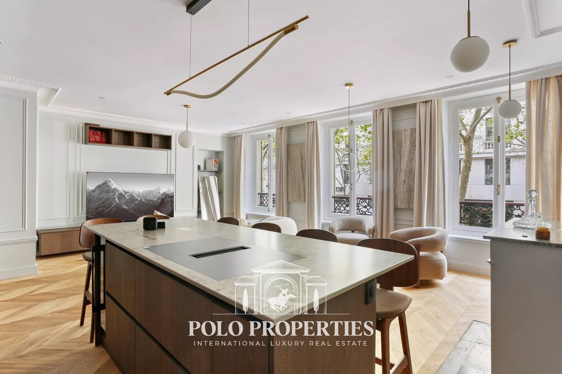 Apartment in Saint Philippe du Roule, Paris 8e Arrondissement, Paris 2 - 18998934