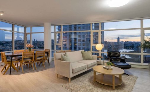Condo in Vancouver, British Columbia, Canada 1