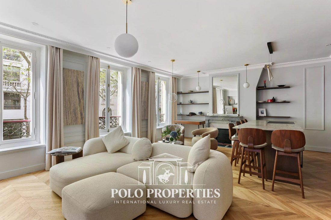 Apartment in Saint Philippe du Roule, Paris 8e Arrondissement, Paris 3 - 18998934